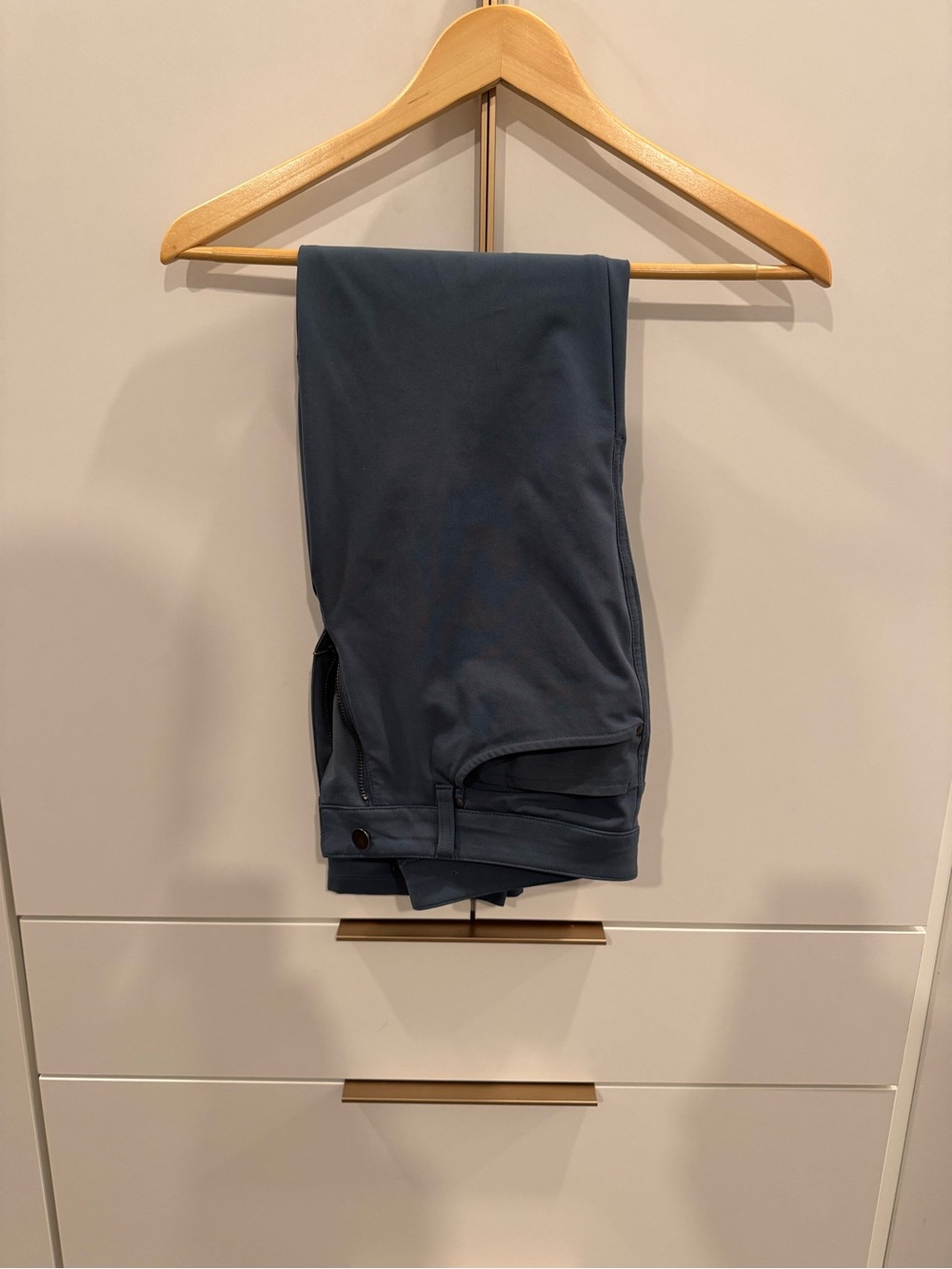 lululemon athletica Men's Chinos in Slate Blue